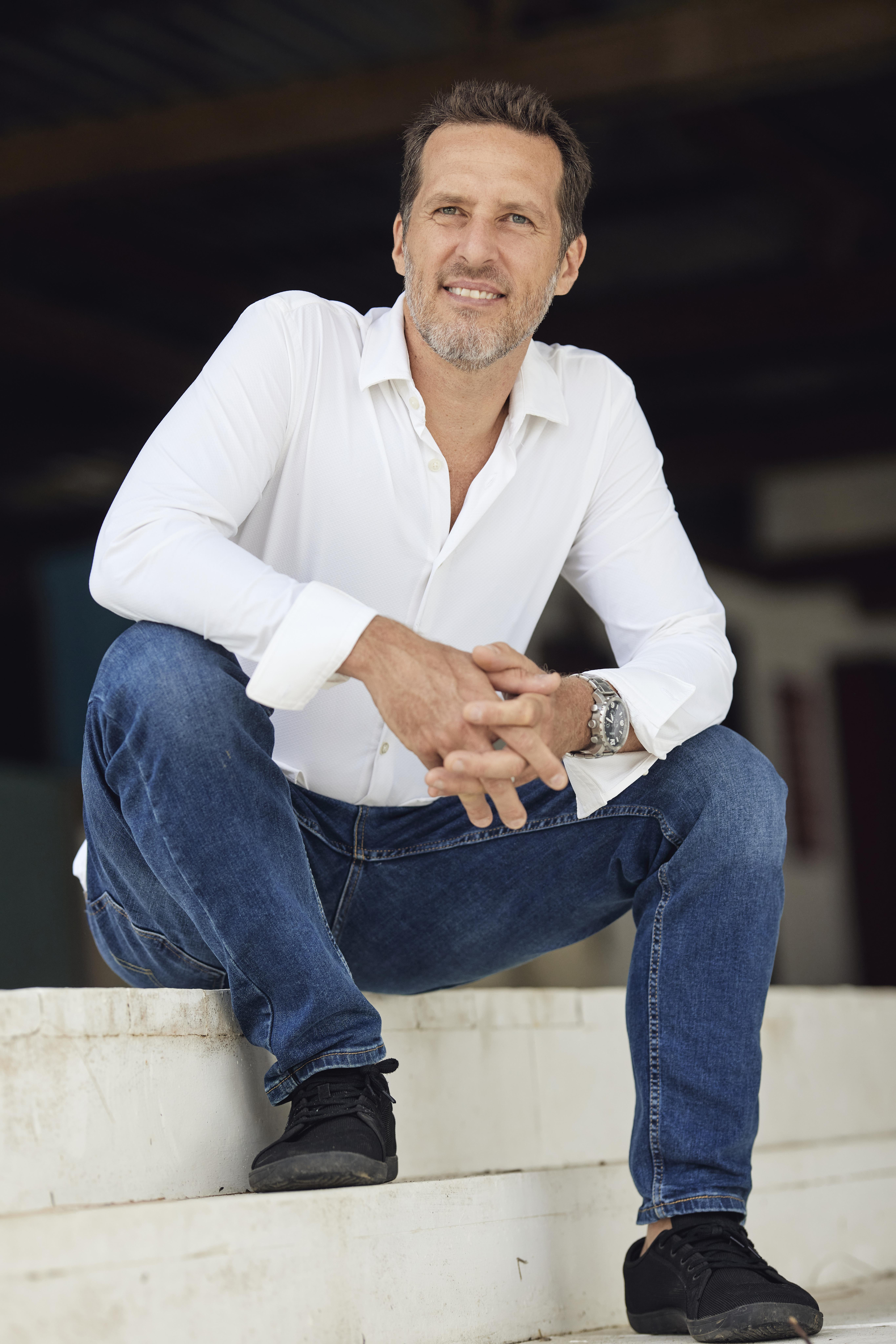 Bruce Muzik, relationship expert